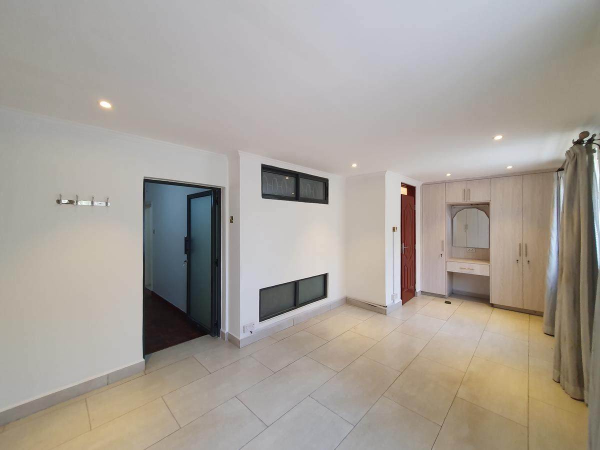 4 Bed House with En Suite in Parklands - 16