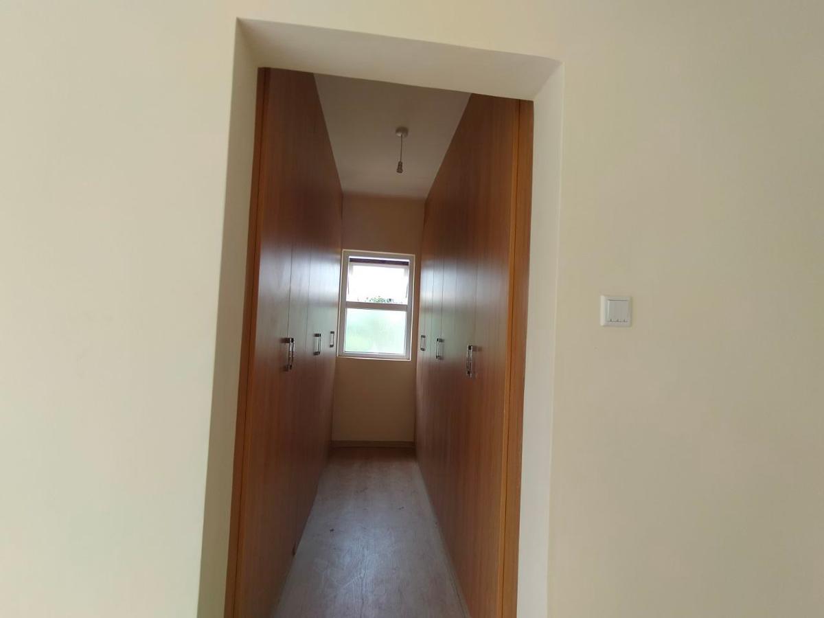 3 Bed Apartment with En Suite in Westlands Area - 11