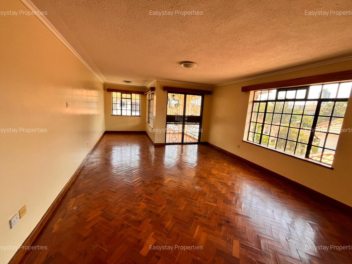 4 Bed Townhouse with Garden in Spring Valley - 9