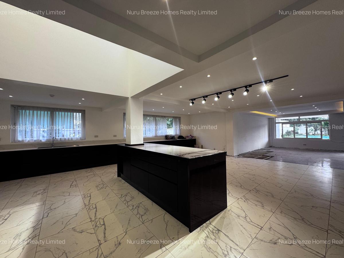 5 Bed House with En Suite in Runda - 18