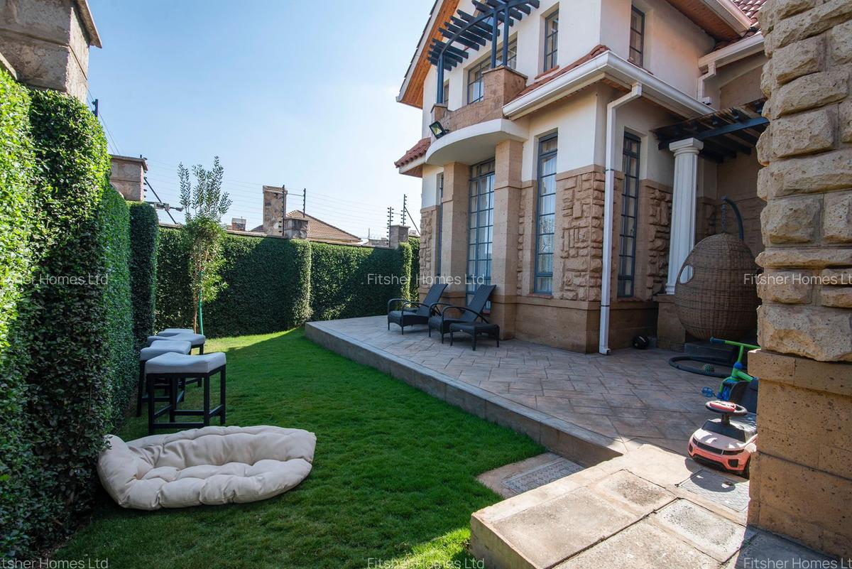 4 Bed House with En Suite in Runda - 2