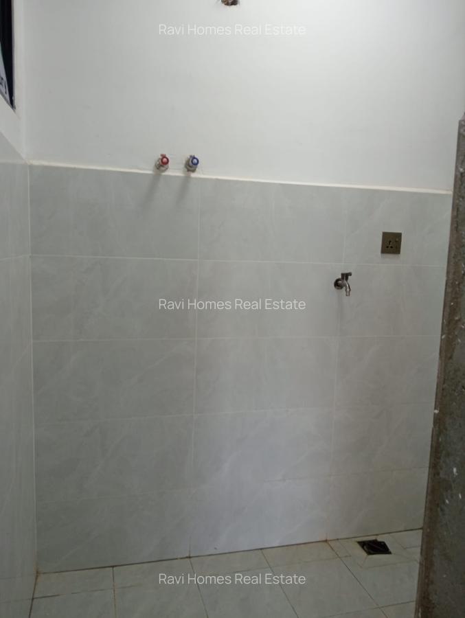 1 Bed Apartment with Swimming Pool in Kilimani - 2