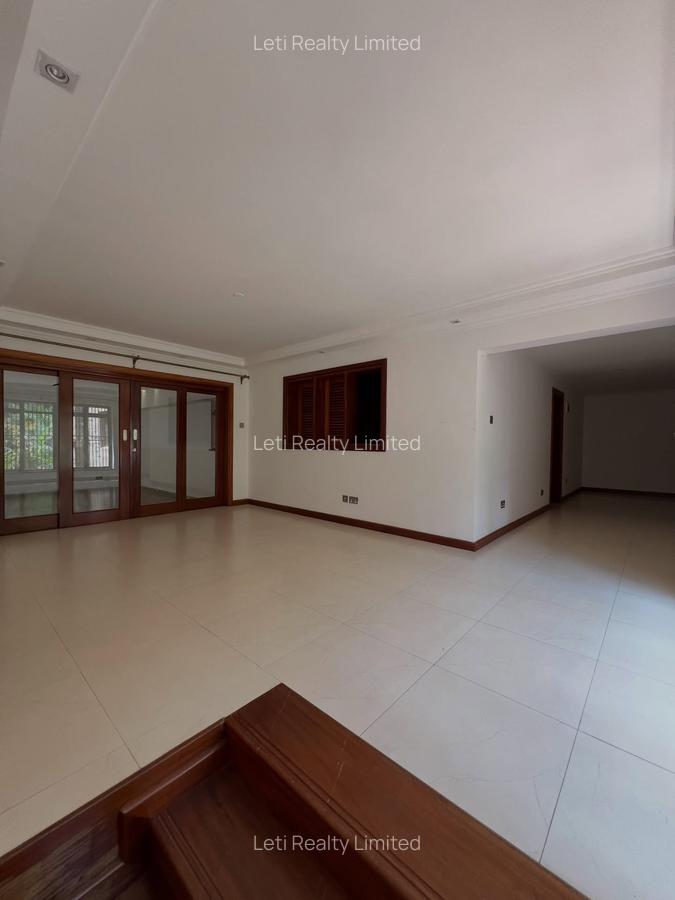 5 Bed Townhouse with En Suite in Lavington - 9