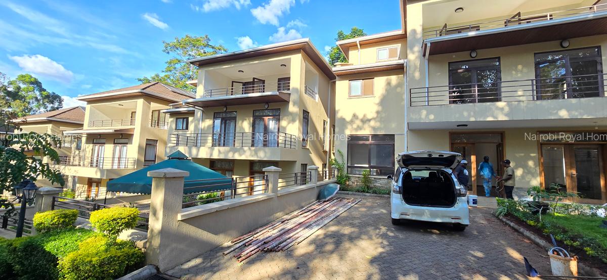 5 Bed Townhouse with En Suite at Lavington Green - 2