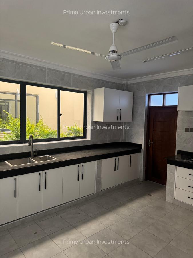 5 Bed House with En Suite in Kikambala - 18