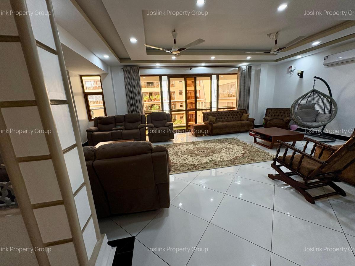 4 Bed Apartment with En Suite at Greenwood Drive - 12