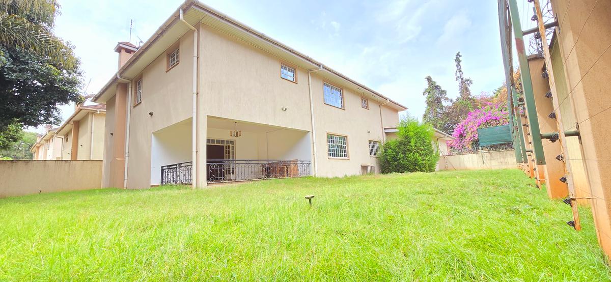 5 Bed Townhouse with En Suite at Apple Cross - 4
