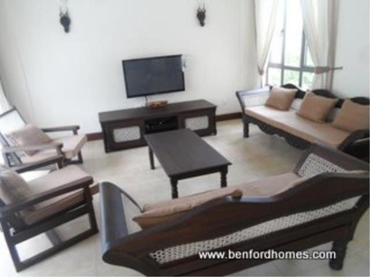 Serviced 2 Bed Apartment with En Suite at Malindi Road - 6