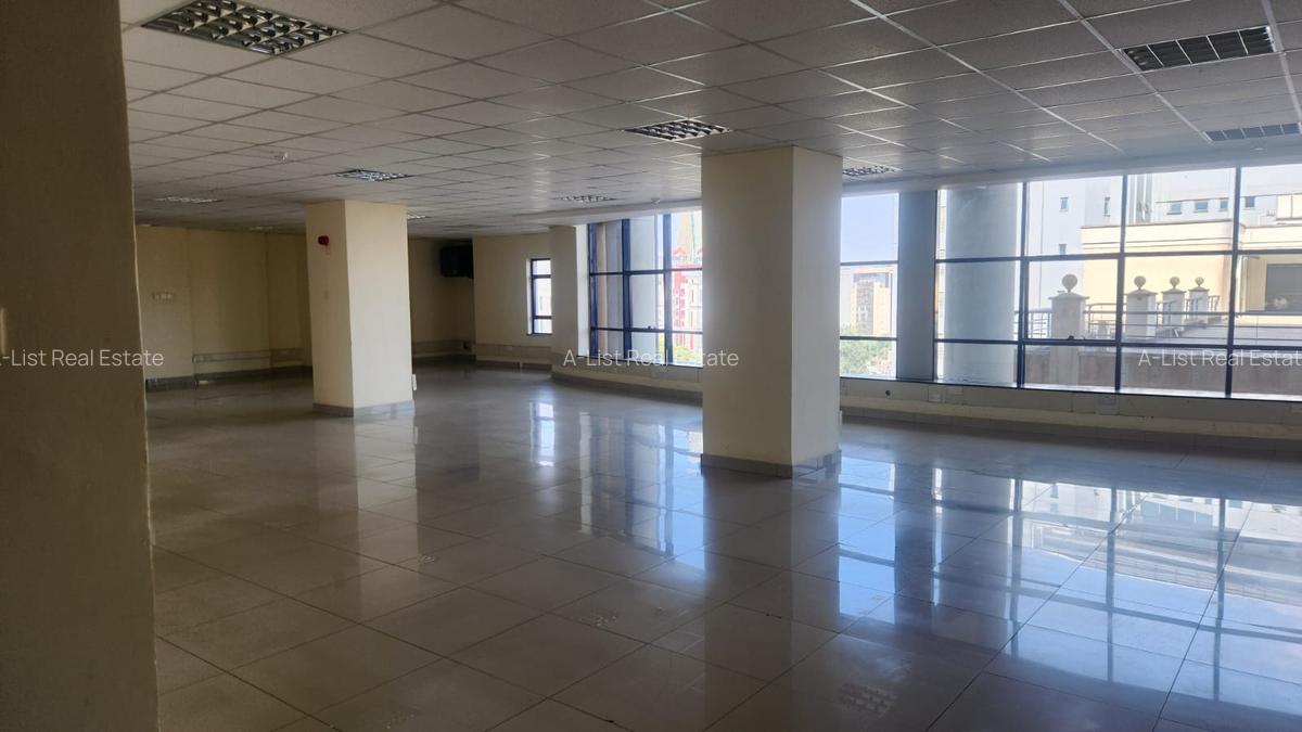 2,600 ft² Commercial Property with Service Charge Included at Upperhill Area - 3