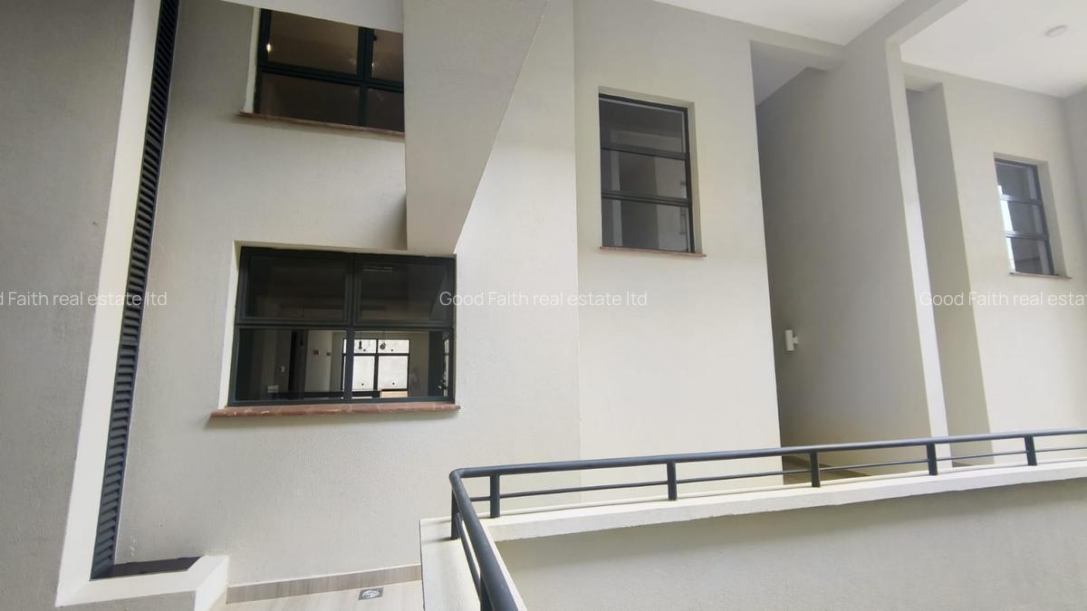 4 Bed House with En Suite at Two Rivers - 14