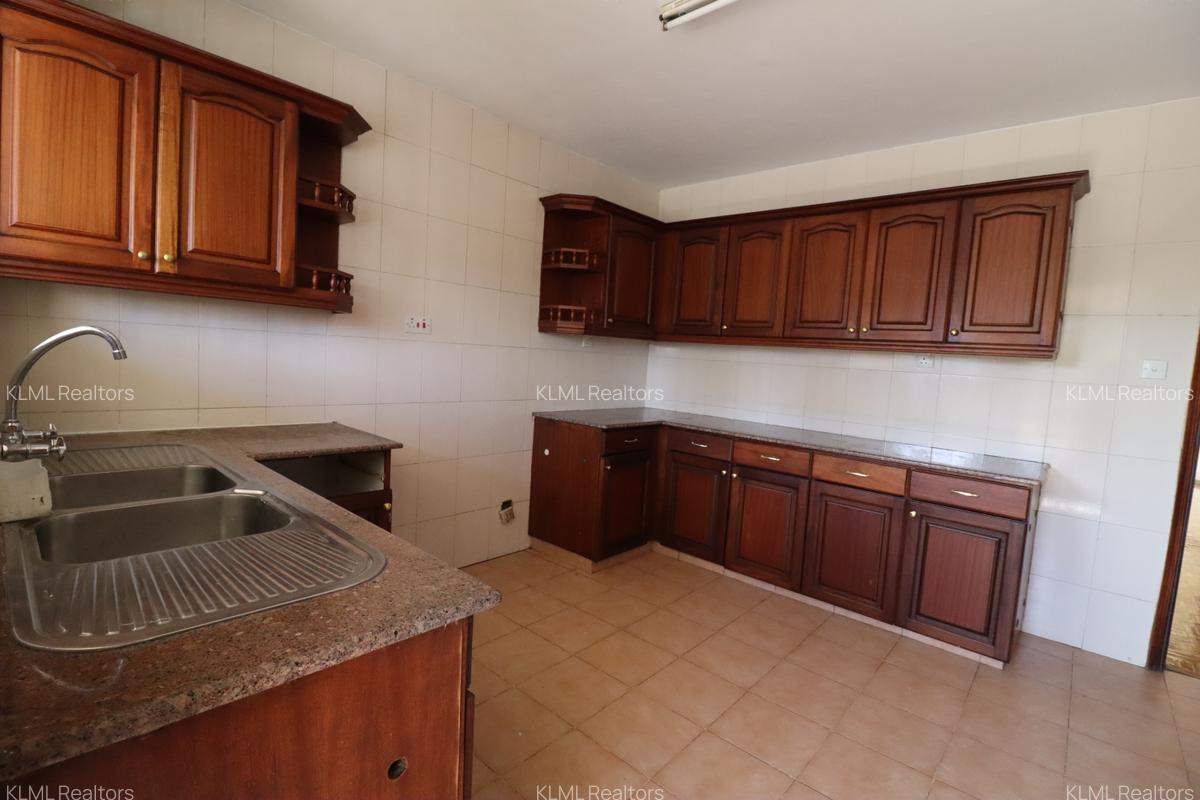 3 Bed Apartment with En Suite at Kilimani - 5