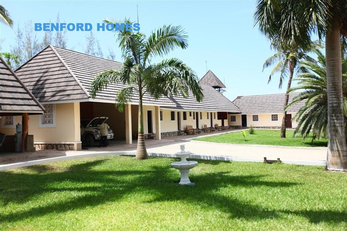 6 Bed Villa in Diani - 11