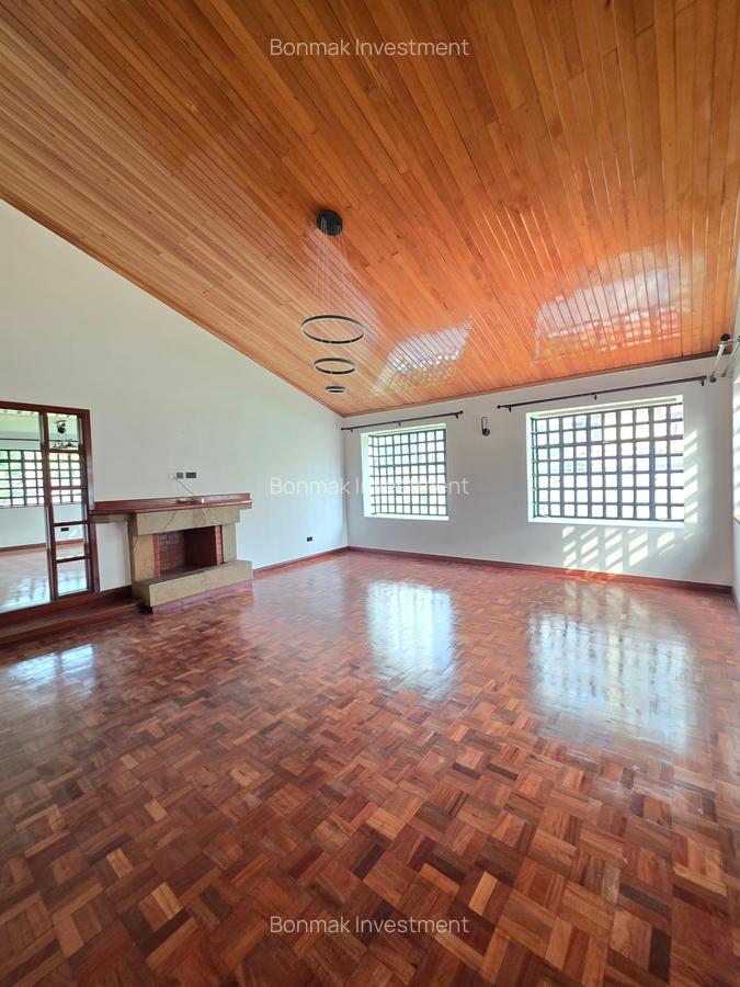 4 Bed House with En Suite at Lavington - 6