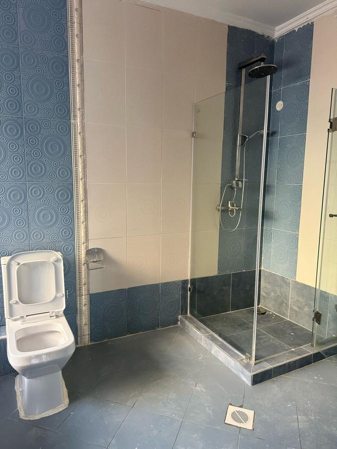 5 Bed Townhouse with En Suite at Lavington - 8