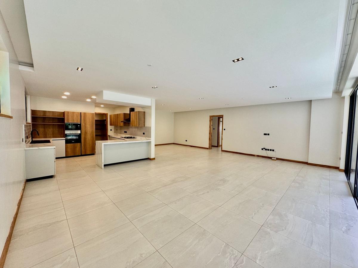 Furnished 4 Bed Apartment with En Suite in Spring Valley - 7
