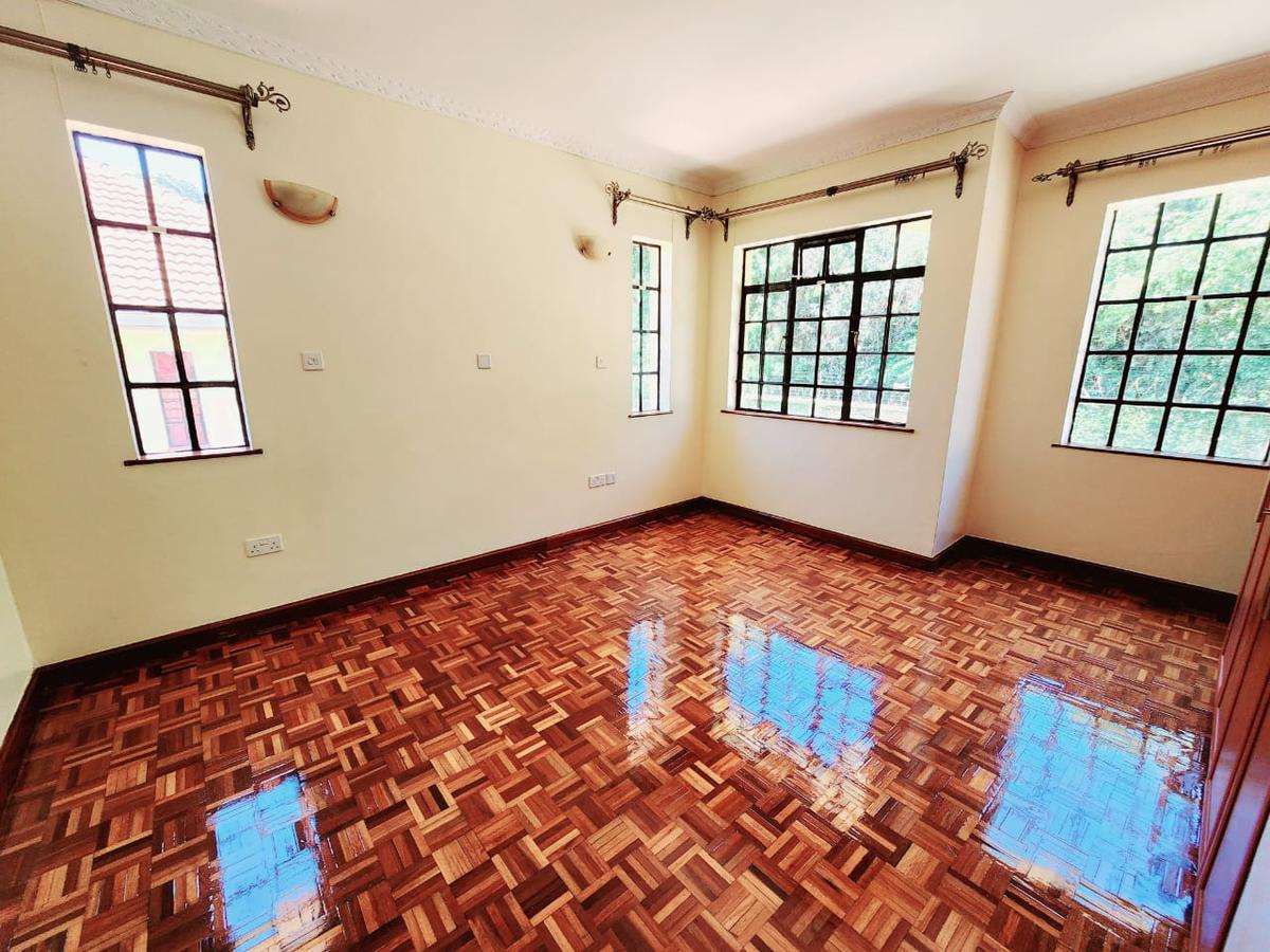 4 Bed Townhouse with En Suite at Lavington - 3 4 Bed Townhouse with En Suite at Lavington - 3