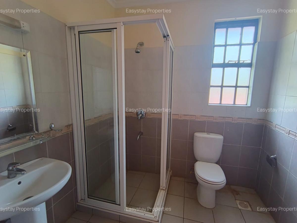 4 Bed House with En Suite in Runda - 8