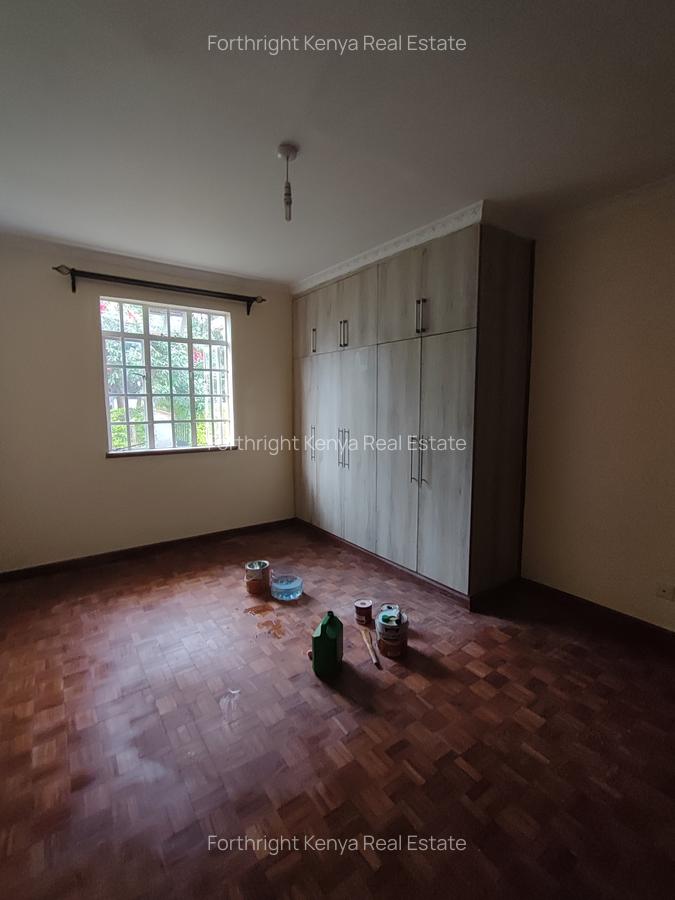 5 Bed House with En Suite at Hardy - 6