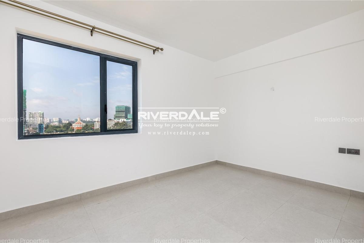 2 Bed Apartment with En Suite in Brookside - 7
