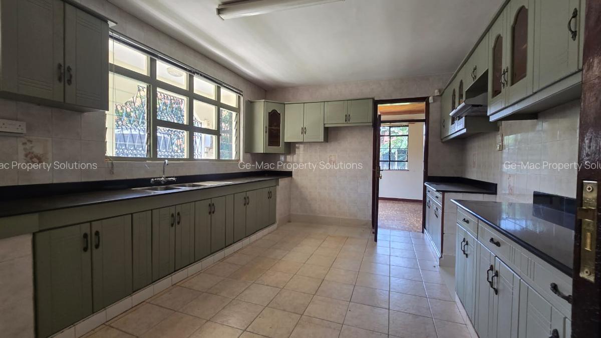 4 Bed House with En Suite in Runda - 8