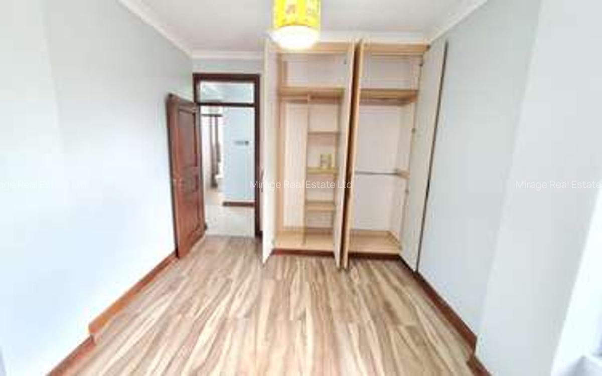 3 Bed Apartment with Gym in Garden Estate - 15