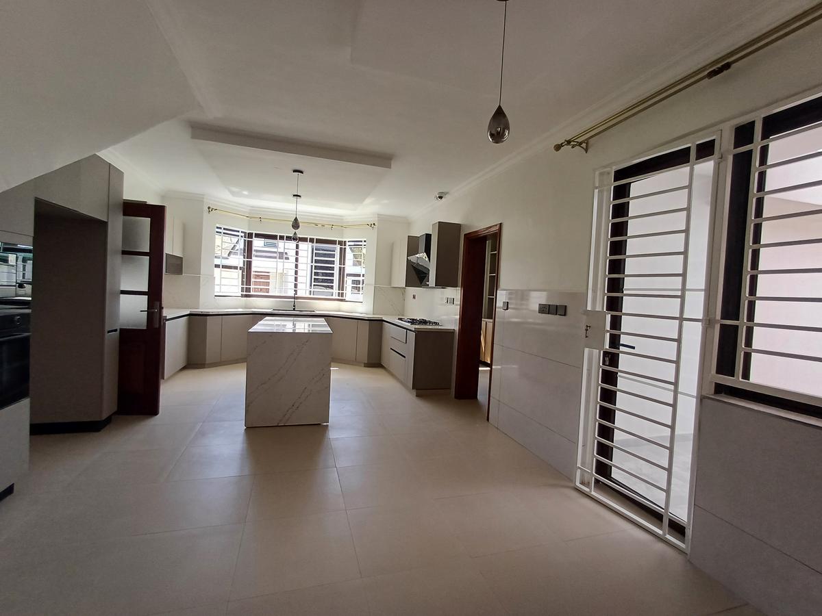 4 Bed Townhouse with En Suite in Karen Hardy - 10