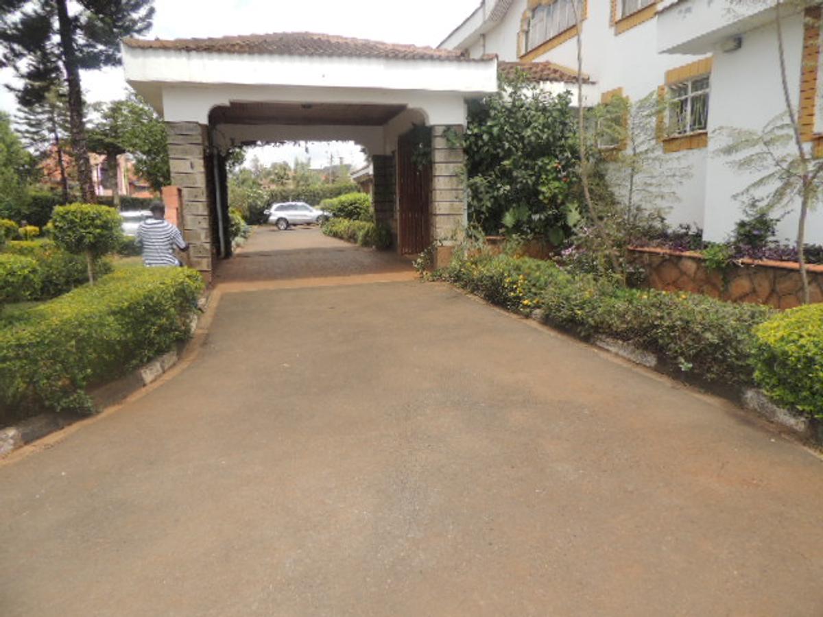 5 Bed Townhouse with En Suite at Runda Mimosa Road - 16