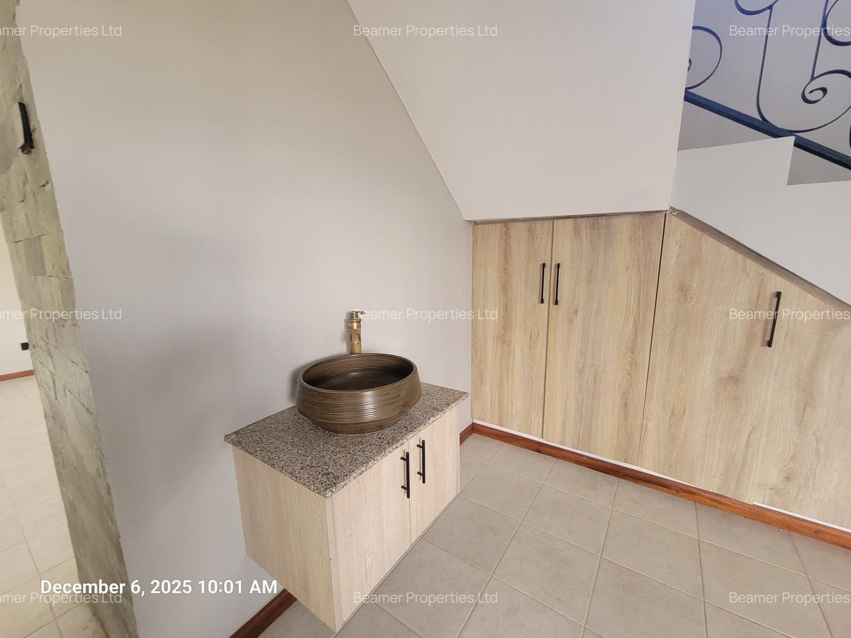 4 Bed House with En Suite at Kamakis Greenspot - 8