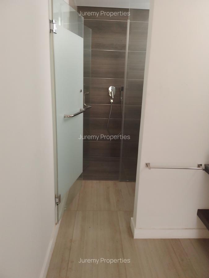 4 Bed Townhouse with En Suite in Lavington - 9