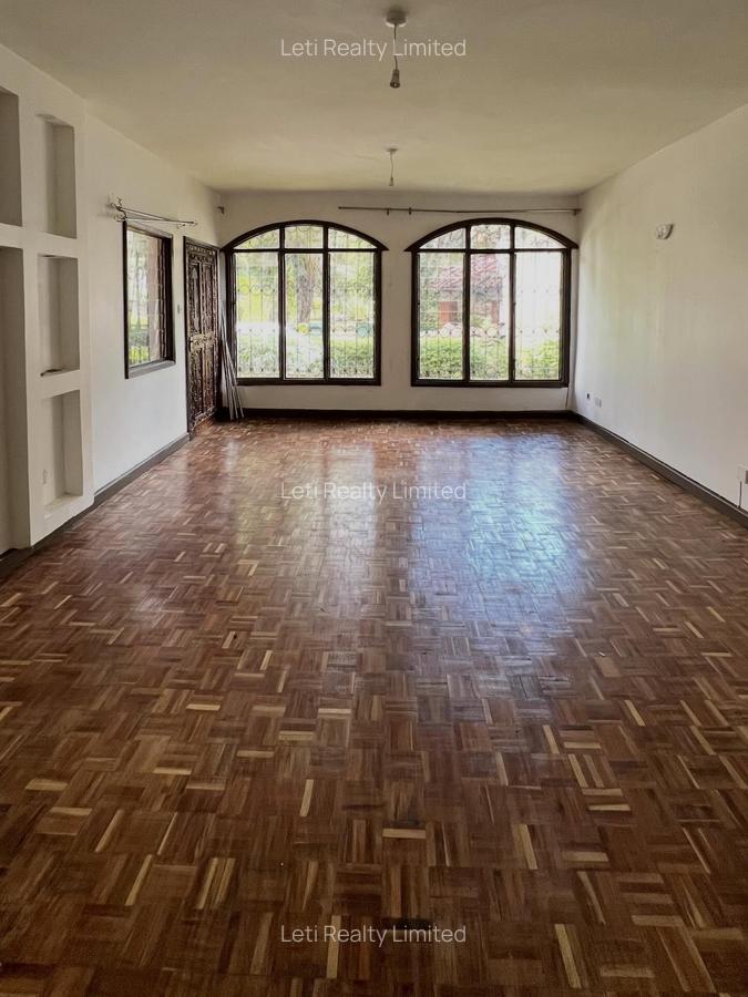 4 Bed Townhouse with En Suite in Lavington - 6