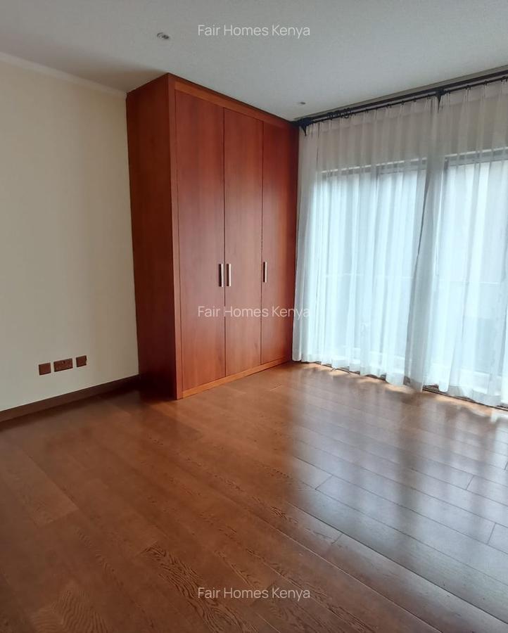 5 Bed Townhouse with En Suite at Convent Drive - 9