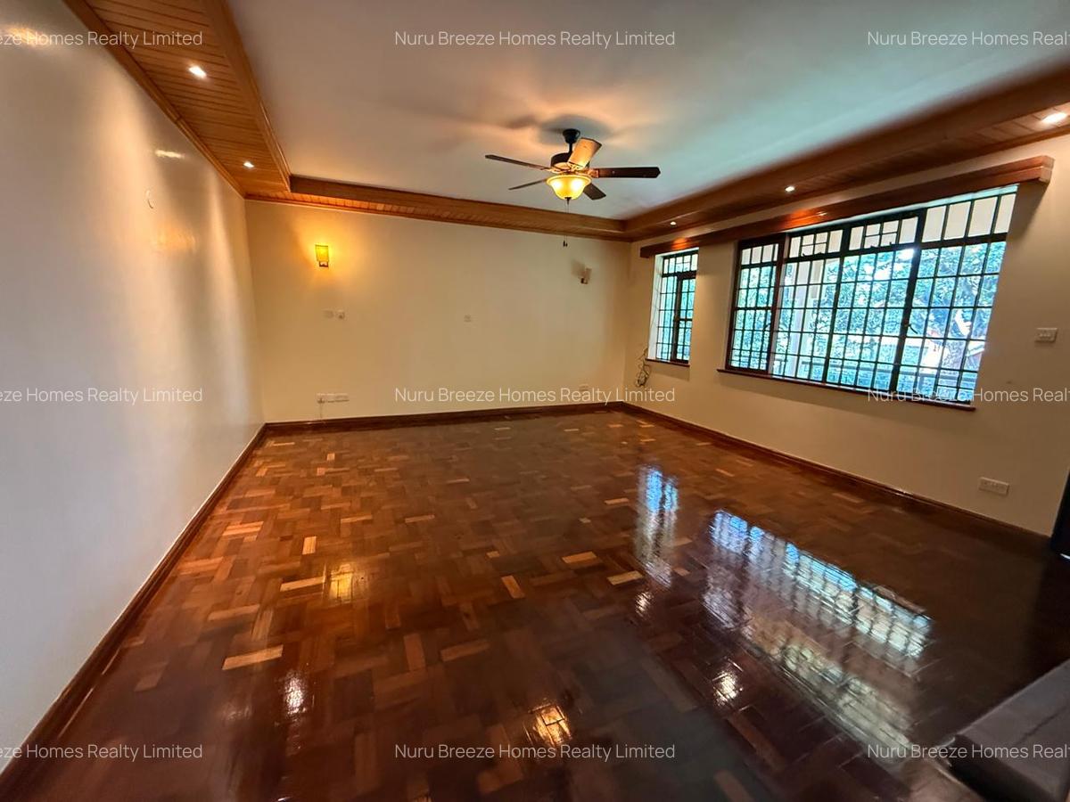 5 Bed House with En Suite in Nyari - 15