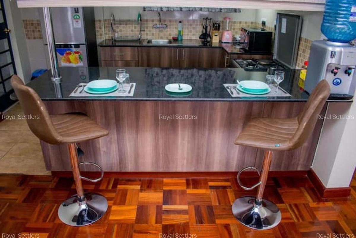 Serviced 1 Bed Apartment with En Suite at Westlands Close - 4