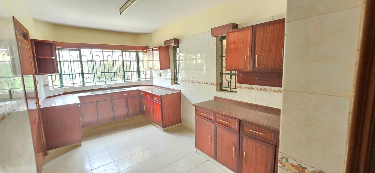 5 Bed Townhouse with En Suite at Mandera Road - 9