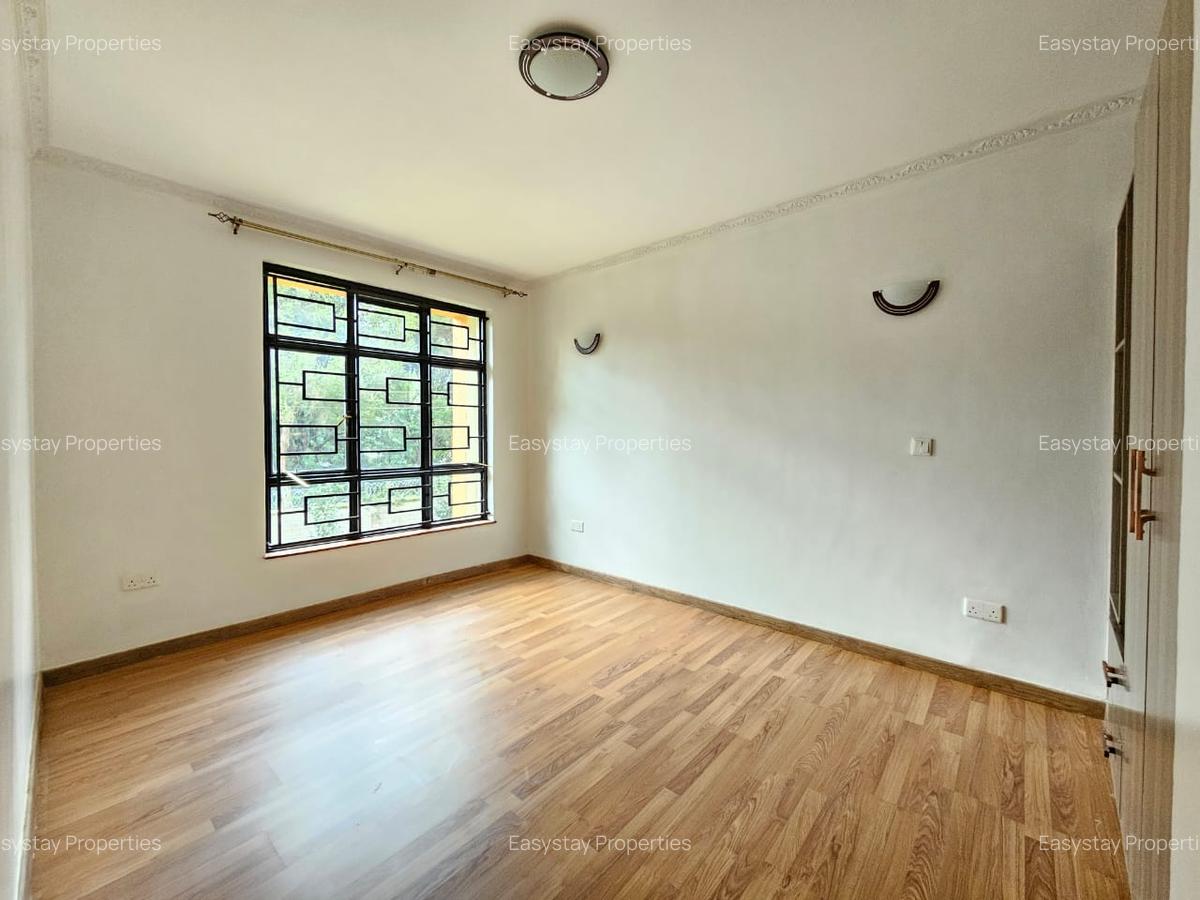 6 Bed Townhouse with En Suite in Lavington - 10