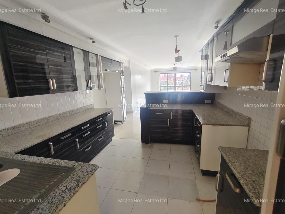 4 Bed Apartment with En Suite in Kilimani - 8