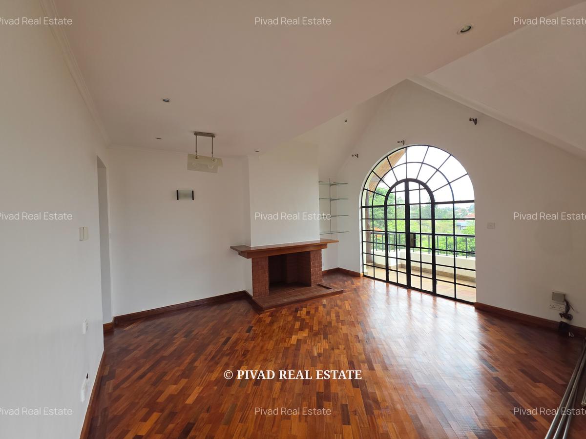 4 Bed House with Swimming Pool in Garden Estate - 2