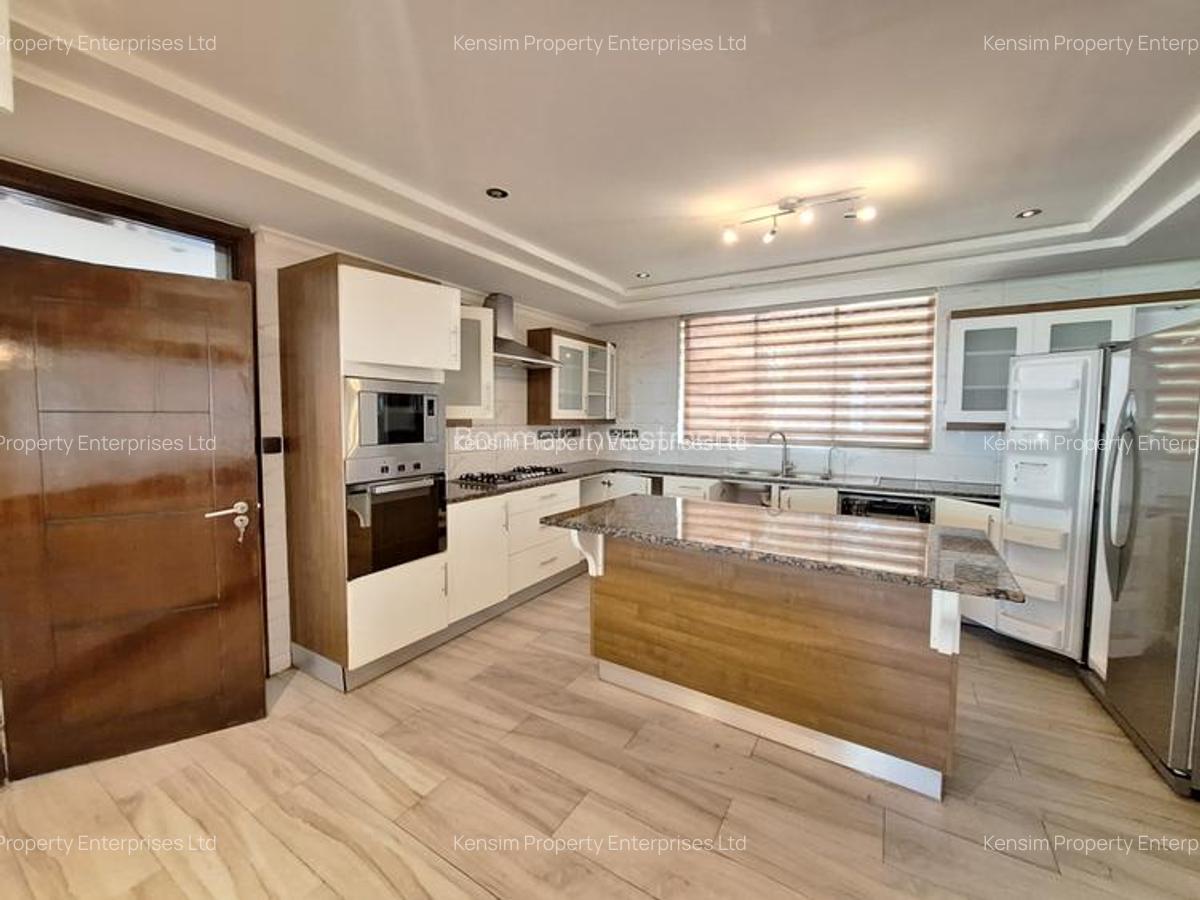 5 Bed Townhouse with En Suite in Lavington - 5