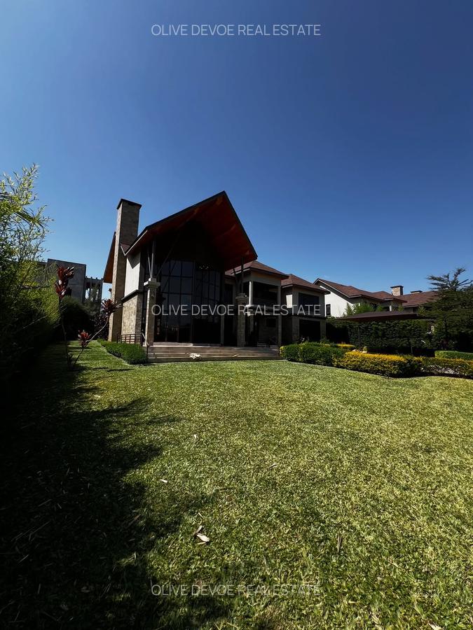 5 Bed Villa with En Suite in Runda - 1