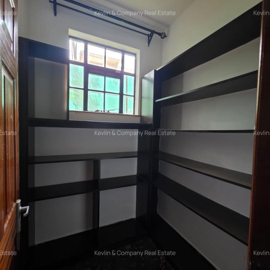 4 Bed Villa with En Suite in Lavington - 6