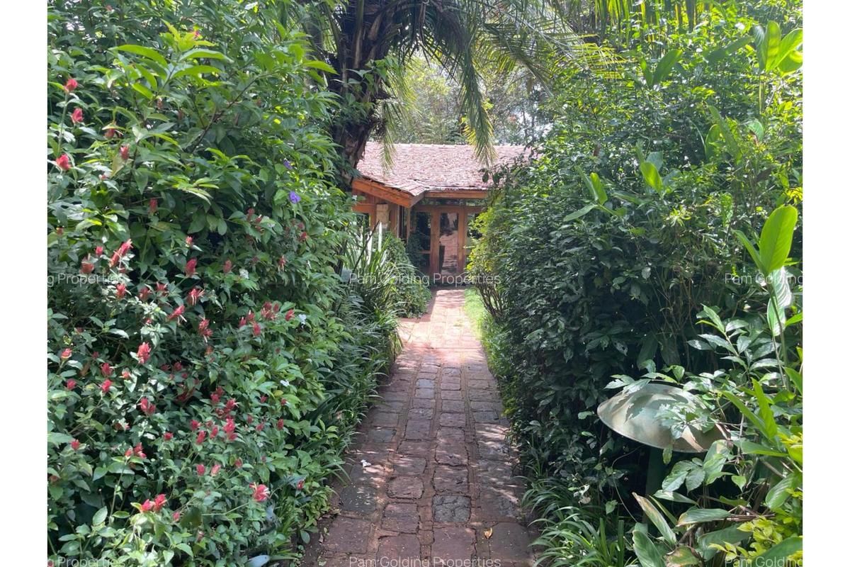 1 Bed House with En Suite in Kyuna - 2