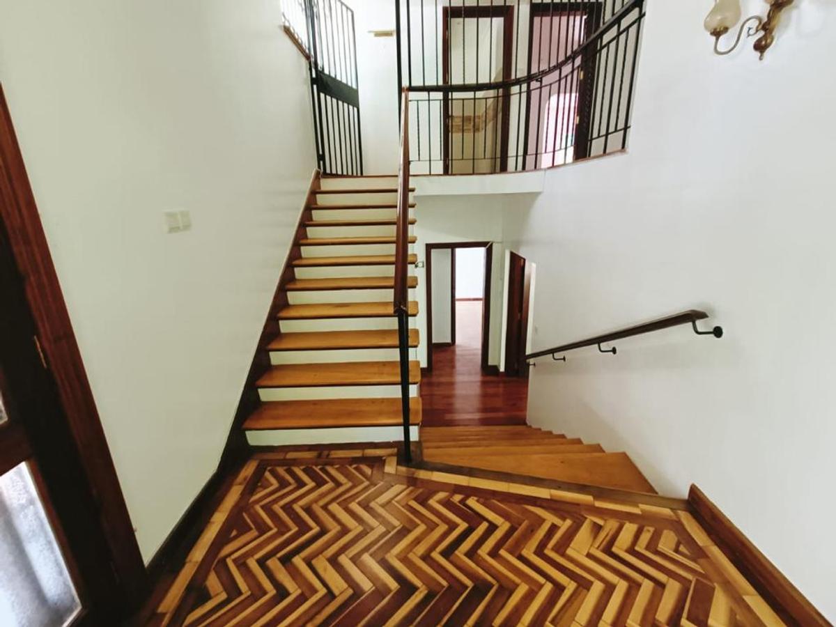 4 Bed House with En Suite in Muthaiga - 13