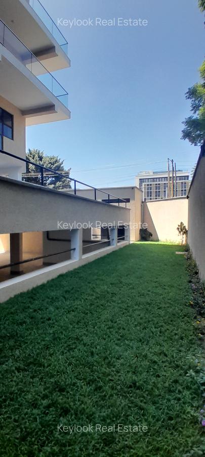 3 Bed Apartment with En Suite at Lavington - 2