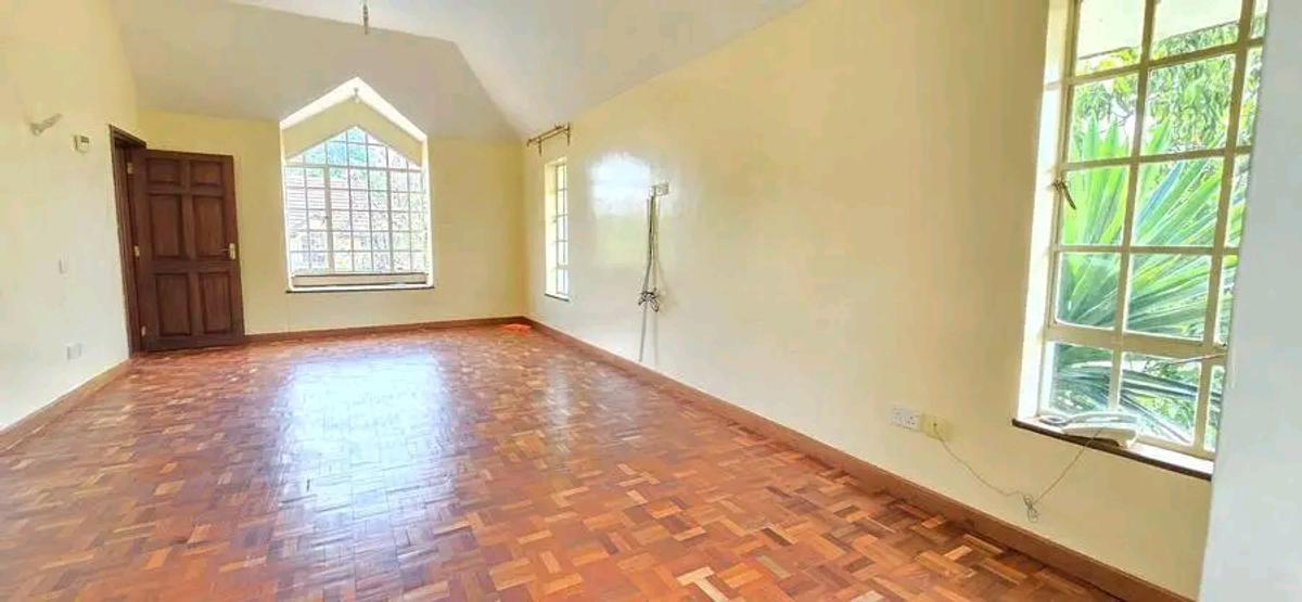 5 Bed Townhouse with En Suite at Lavington Green - 5