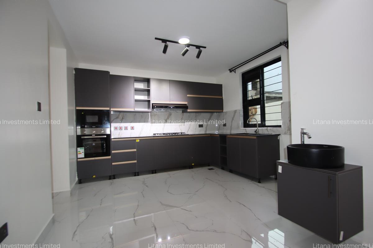 5 Bed House with En Suite in Ruiru - 10