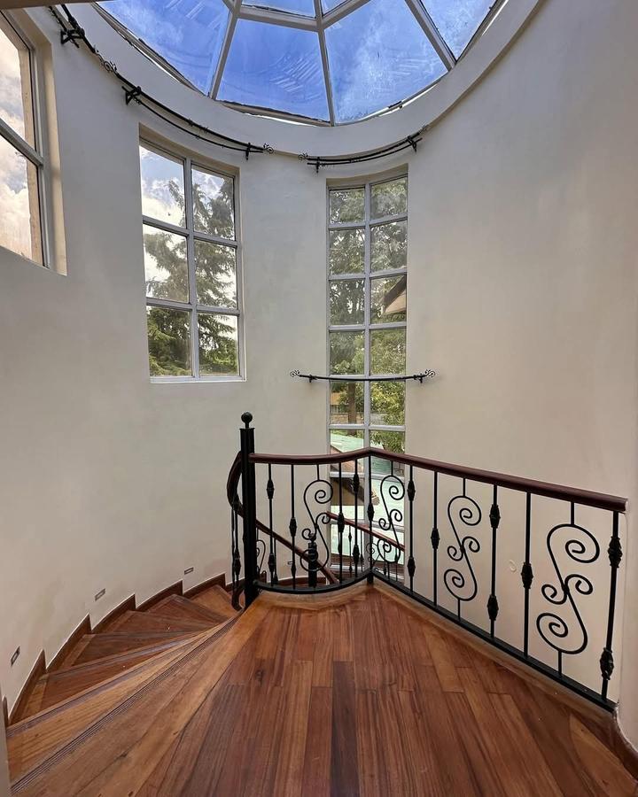 5 Bed Townhouse with En Suite at Lavington - 10