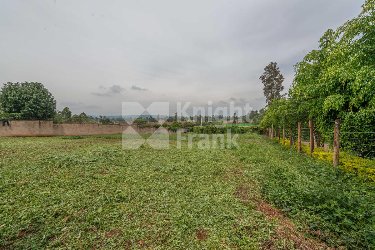 Land in Runda - 1