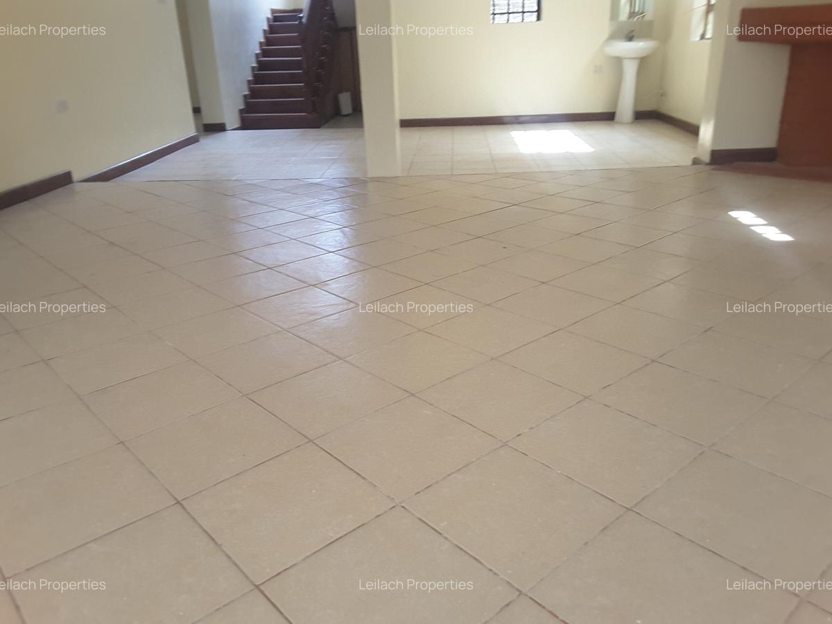 5 Bed House with En Suite in Ongata Rongai - 11