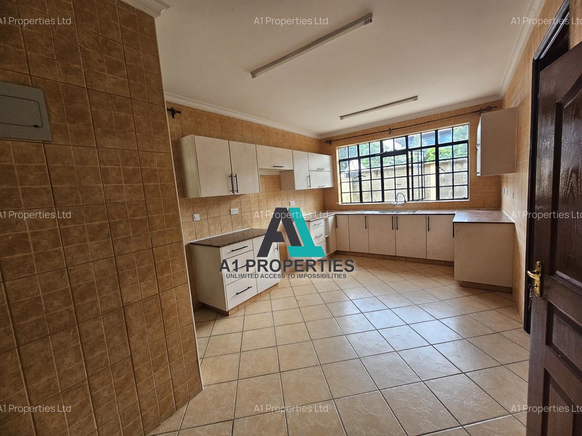 4 Bed Townhouse with En Suite in Lavington - 4
