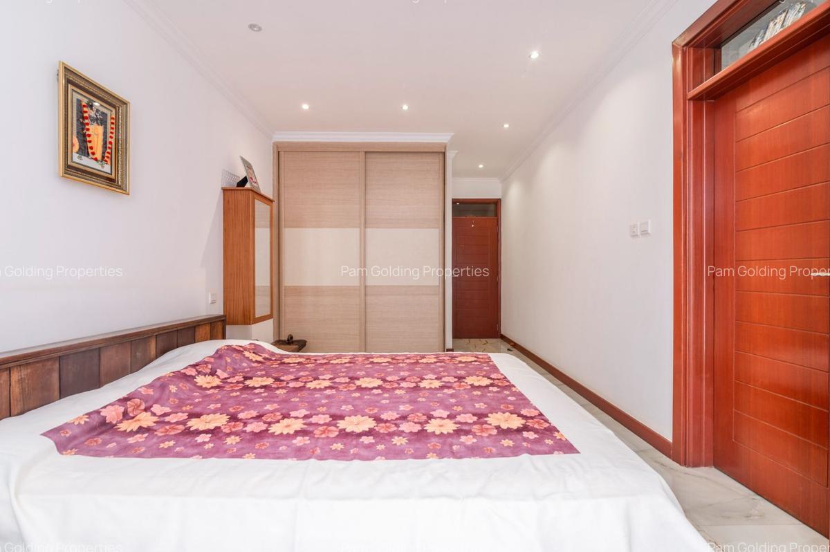 4 Bed Apartment with En Suite at General Mathenge - 12